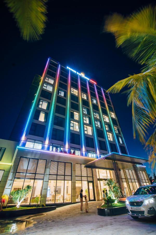 เฟืองบัก ลักชัวรี โฮเทล กวางบิญ Hotel ด่งเฮ้ย ภายนอก รูปภาพ